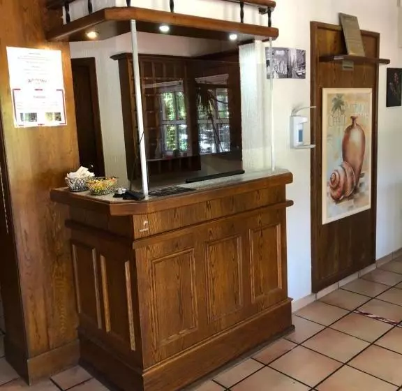 هتل Felsberger Hof