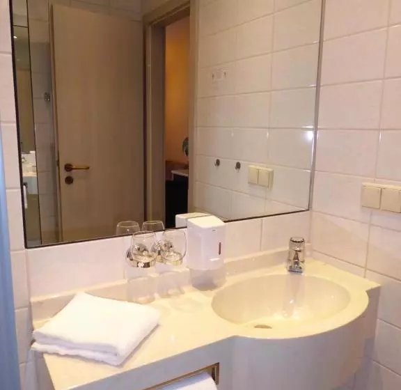 هتل Felsberger Hof