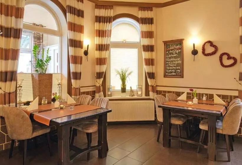 Отель Restaurant Holsteiner Hof