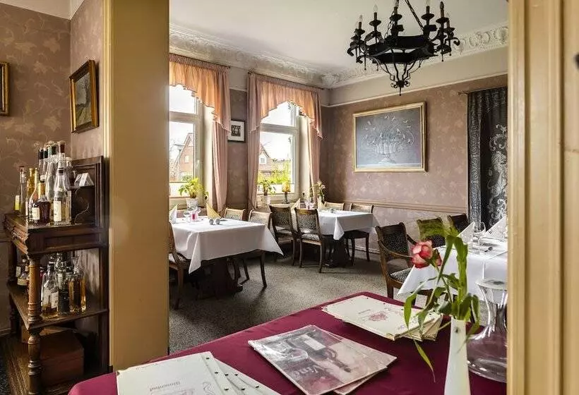 호텔 & Restaurant Villa Ulmenhof