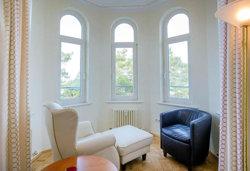 בית מלון כפרי Strandvillen Binz