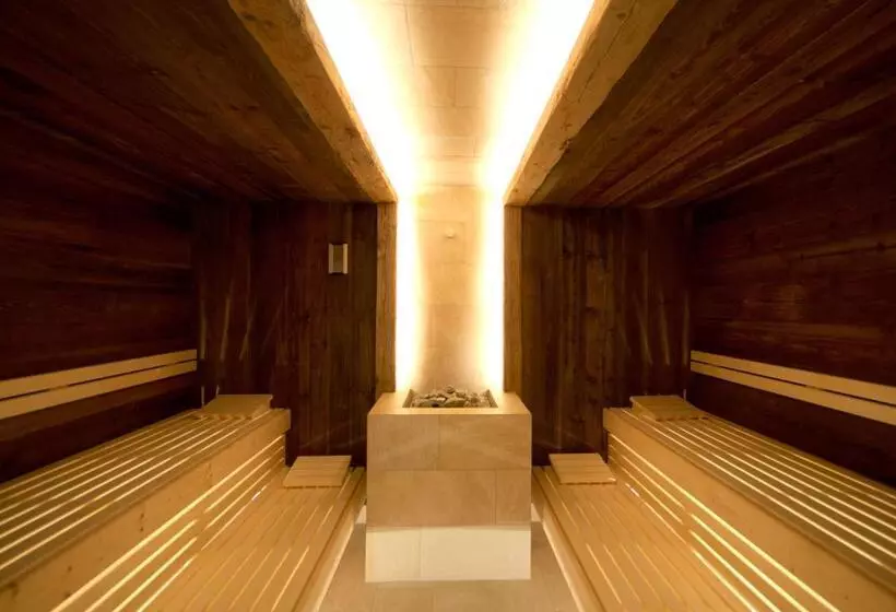 Thomas Hotel Spa & Lifestyle