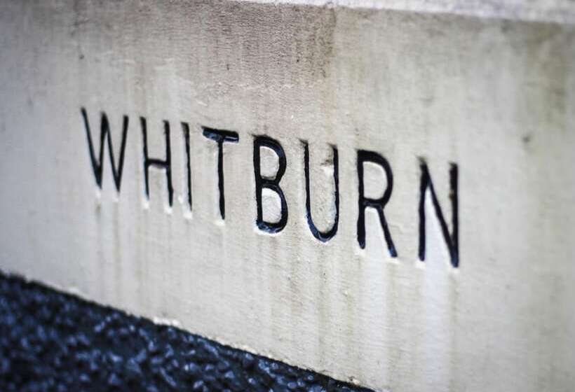 호텔 Whitburn House