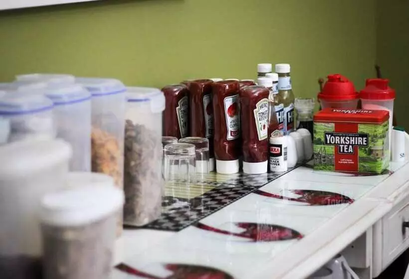 Hotel Whitburn House