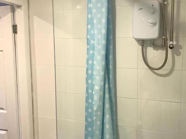 호텔 Whitburn House