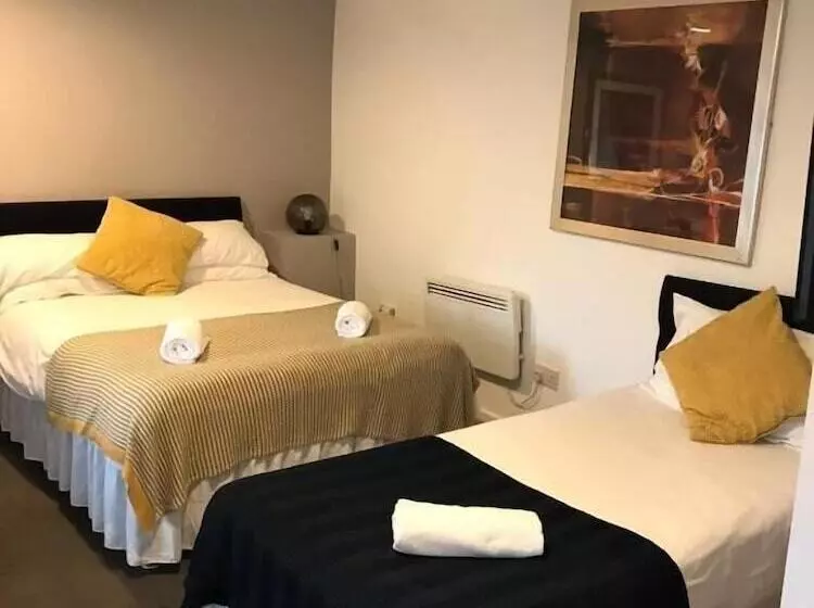 Hotel Whitburn House