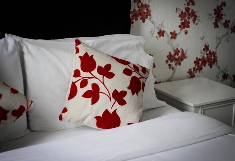 호텔 Whitburn House