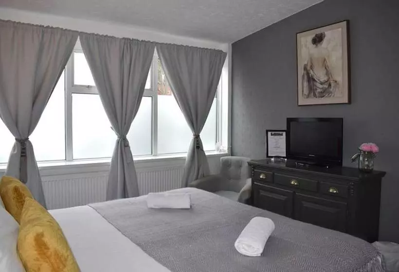 Hotel Whitburn House