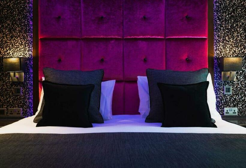 فندق Church Suites By The Cranleigh Boutique