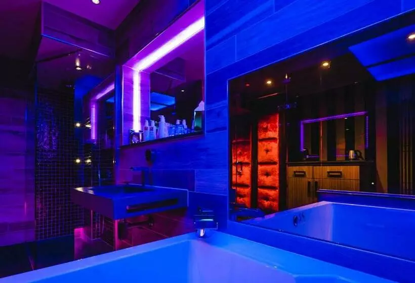 ホテル Church Suites By The Cranleigh Boutique