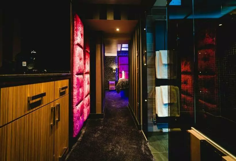 ホテル Church Suites By The Cranleigh Boutique