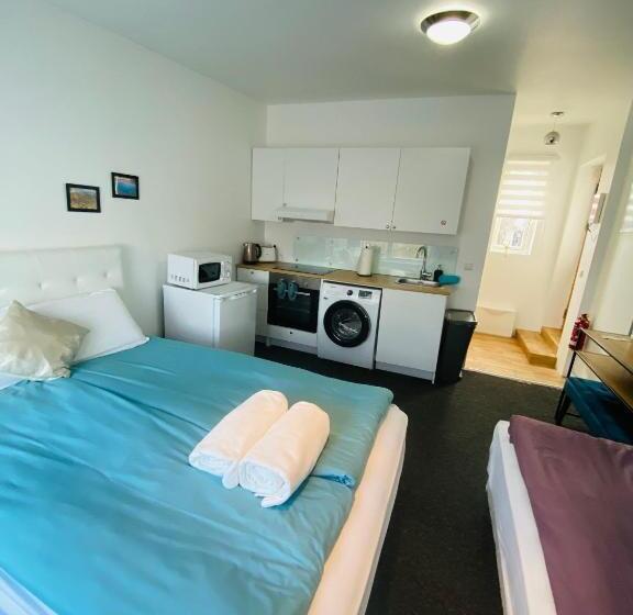 تختخواب و صبحانه Easy Stay