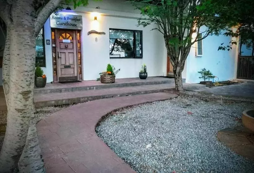 تختخواب و صبحانه Easy Stay