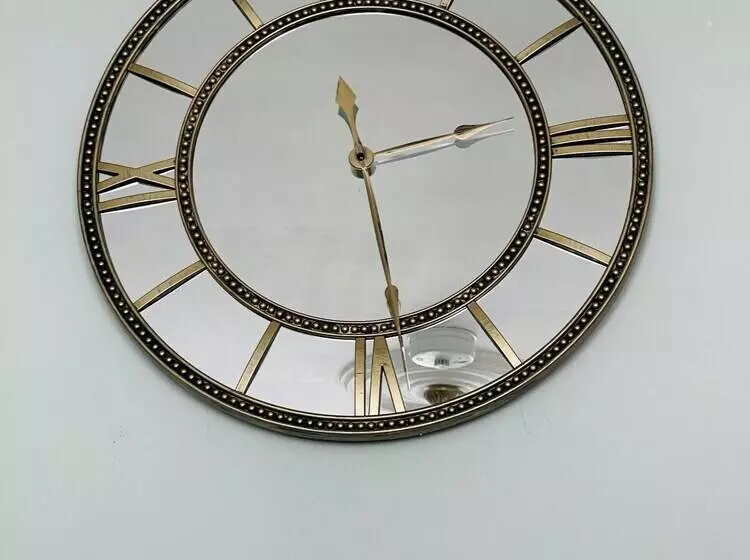 Charming 2 Bedroom Apartment Located In Ayr