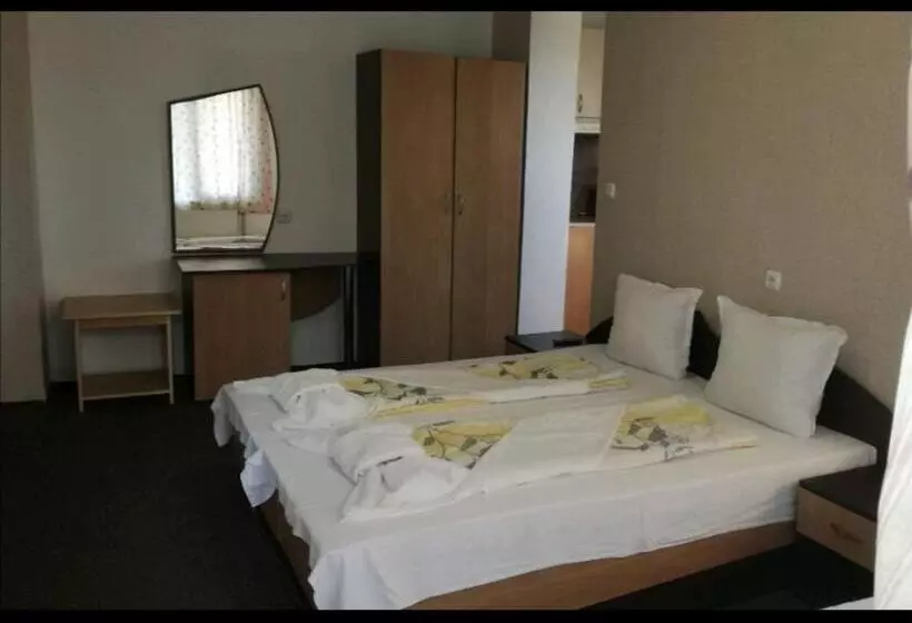 پانسیون Ivet Guest House