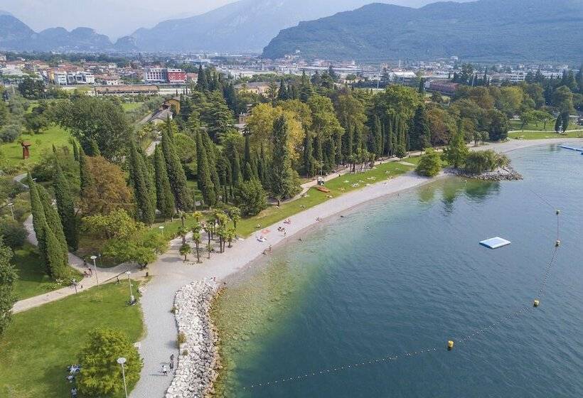 Residenza Rocca Del Lago 4   Happy Rentals