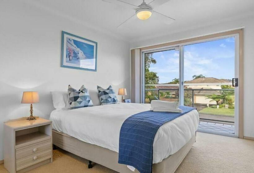 Stones Throw To The Beach In Fingal Bay