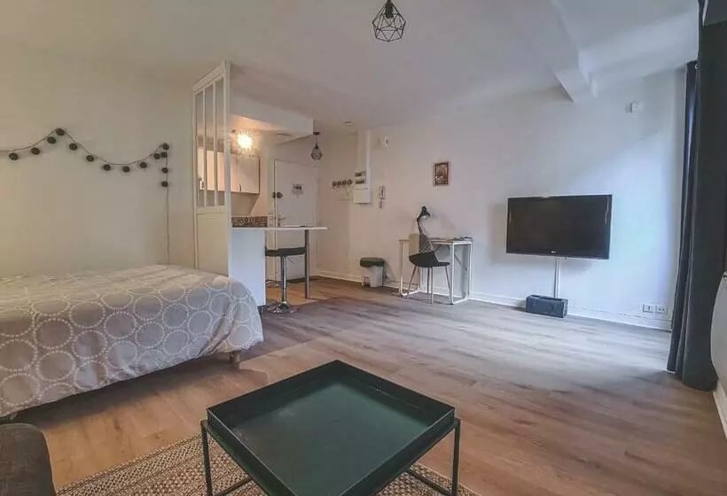 Grand Studio Neuf Parking Privatif 3 Minutes Gare Au Calme