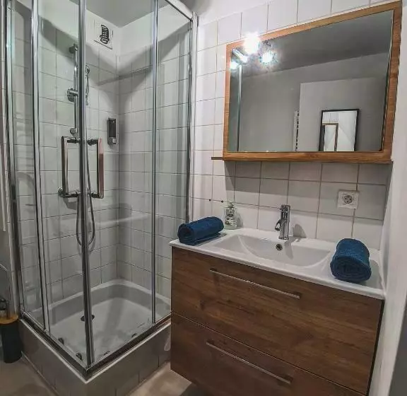 Grand Studio Neuf Parking Privatif 3 Minutes Gare Au Calme