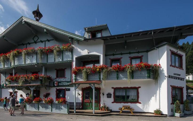 Общежитие Gasthof Hauserwirt