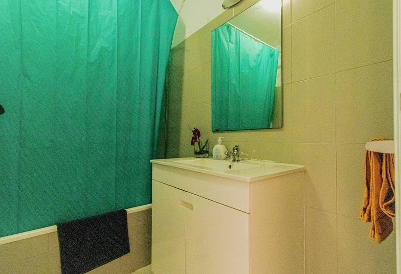 Charming 2 Bed Apartment In Armacao De Pera