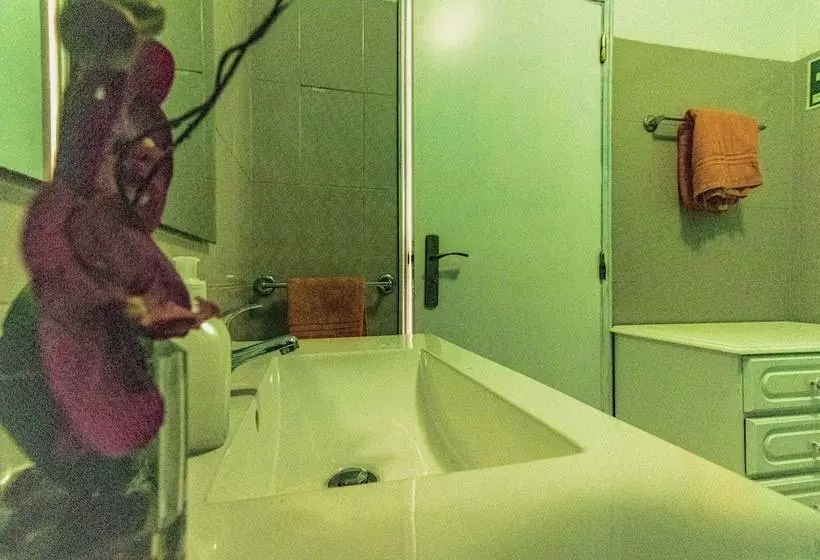 Charming 2 Bed Apartment In Armacao De Pera