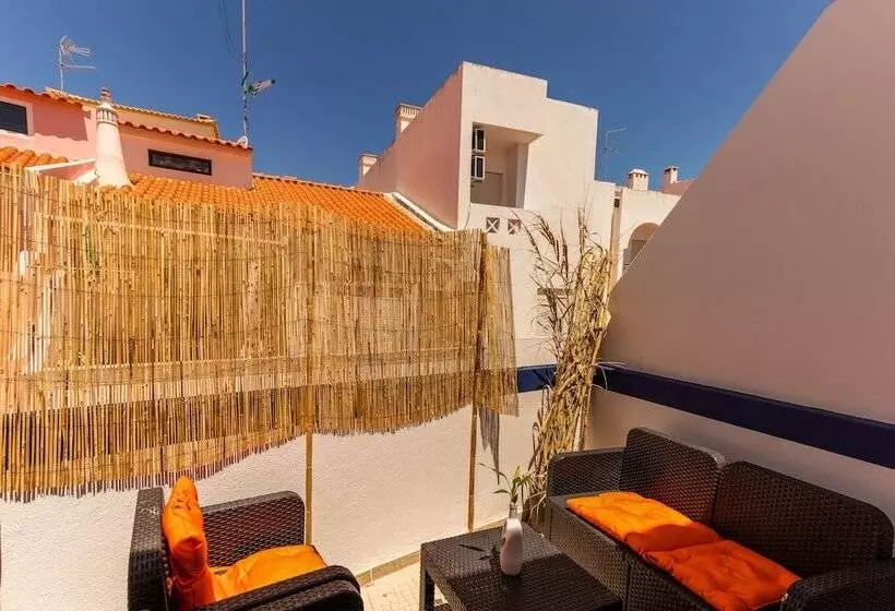 Charming 2 Bed Apartment In Armacao De Pera