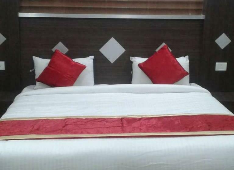 Adarsh Palace By Geetanjali Group Of Hotels