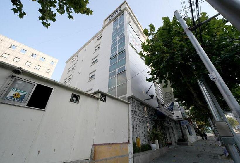 Daegu February Hotel Dongdaegustation