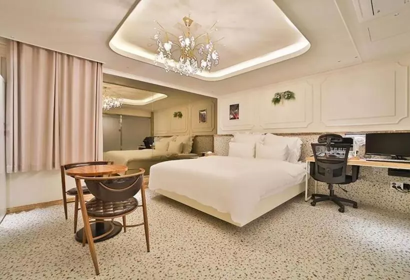 Daegu February Hotel Dongdaegustation