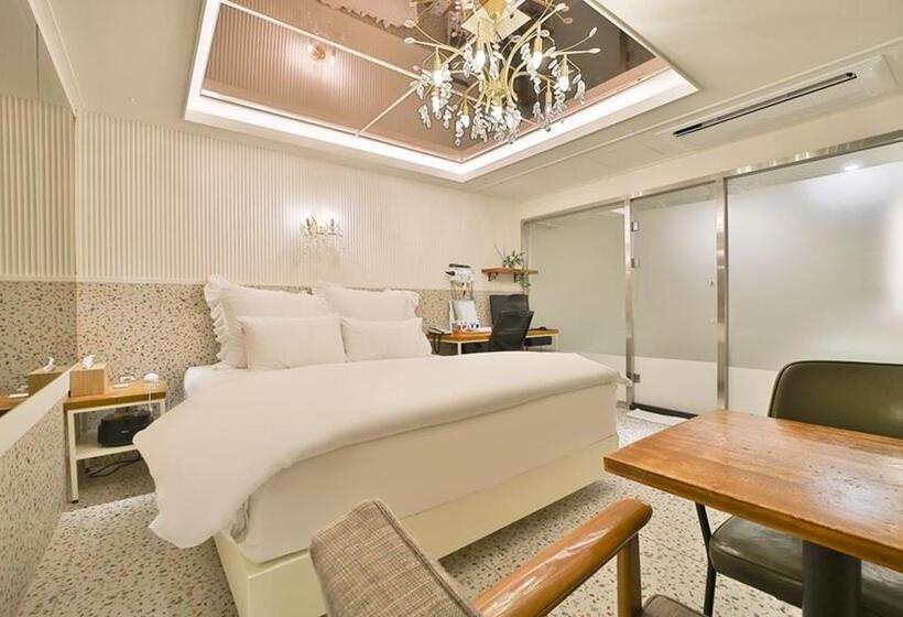 Daegu February Hotel Dongdaegustation