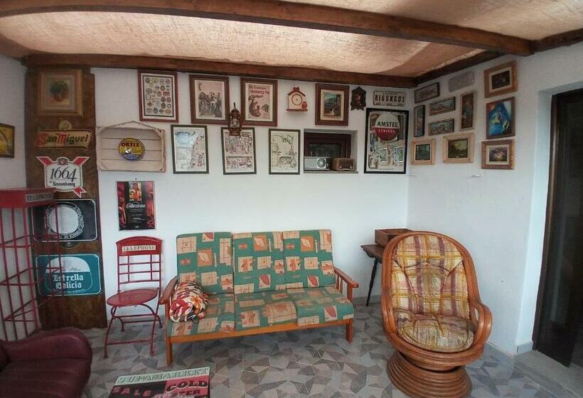 ホテル Hostal La Medina De Camponaraya