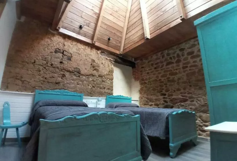 ホテル Hostal La Medina De Camponaraya