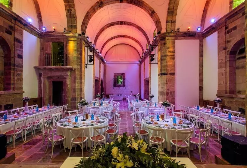 ホテル Palacio De Los Acevedo