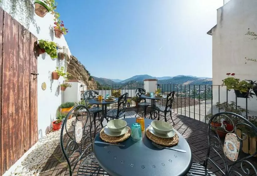 Aamiaismajoitus (B&B) Villa Moana