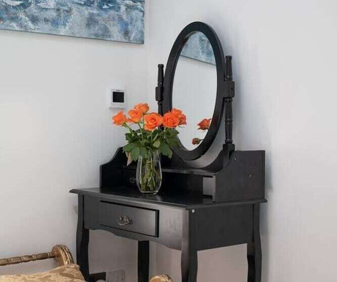 Beachfront Escape & Wow Sea Views, Luxury Retreat