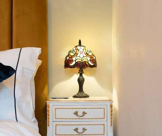 Beachfront Escape & Wow Sea Views, Luxury Retreat