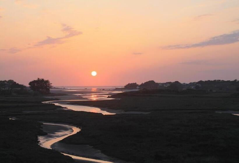 بنسيون Le Moulin Du Couffon