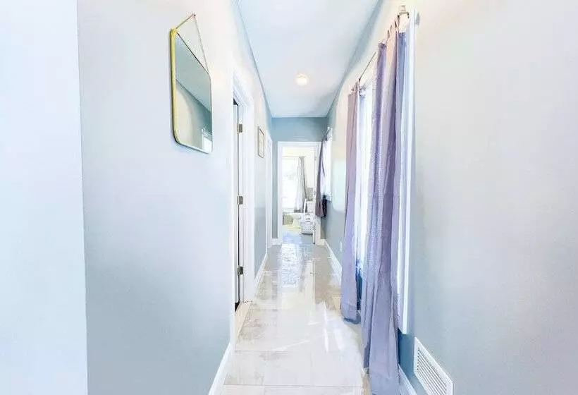 Group Friendly 6br Near Aquarium & Niagara Falls