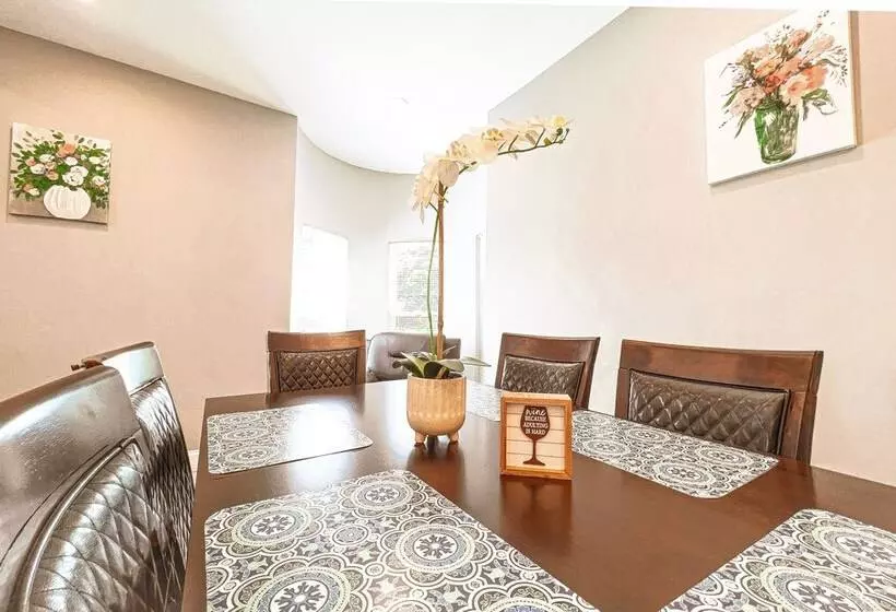 Group Friendly 6br Near Aquarium & Niagara Falls