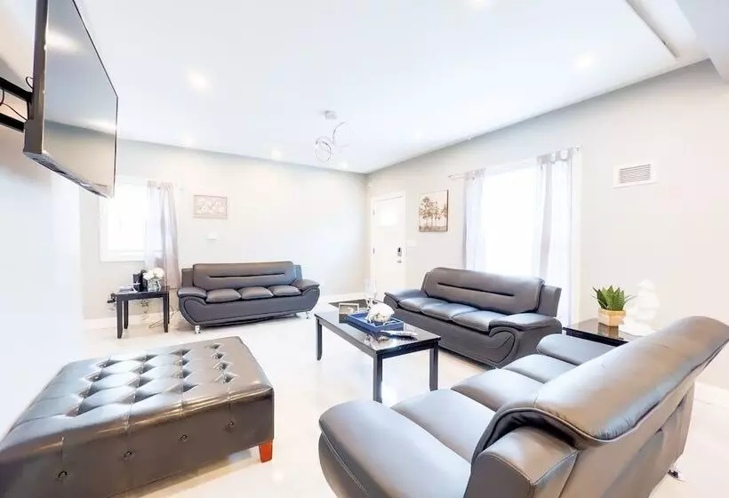 Group Friendly 6br Near Aquarium & Niagara Falls