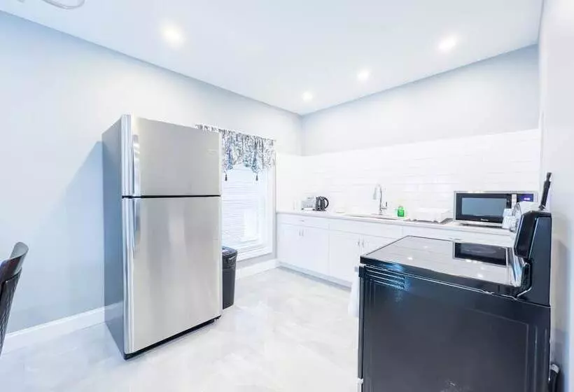 Group Friendly 6br Near Aquarium & Niagara Falls