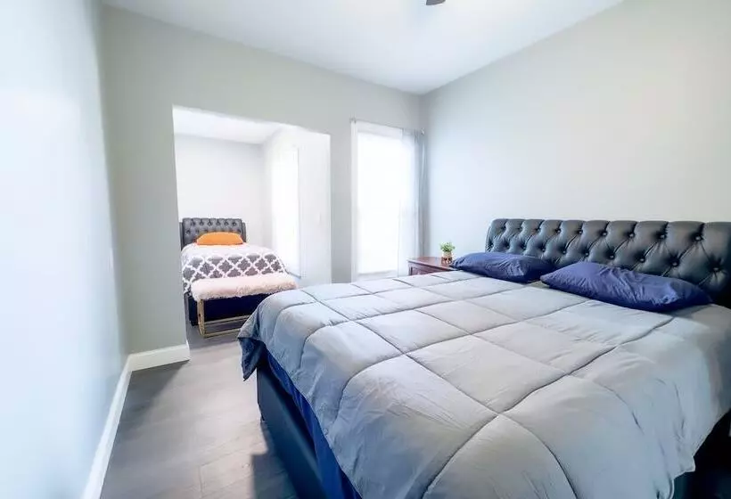 Group Friendly 6br Near Aquarium & Niagara Falls