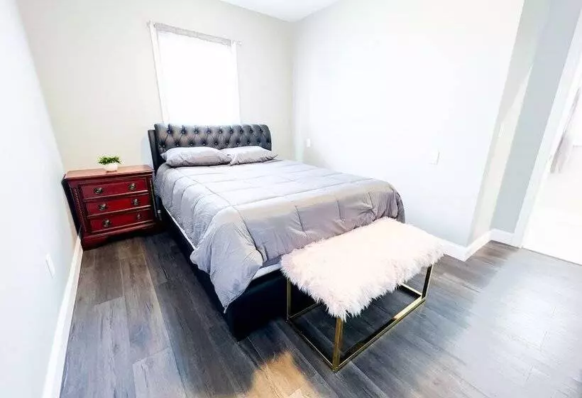 Group Friendly 6br Near Aquarium & Niagara Falls