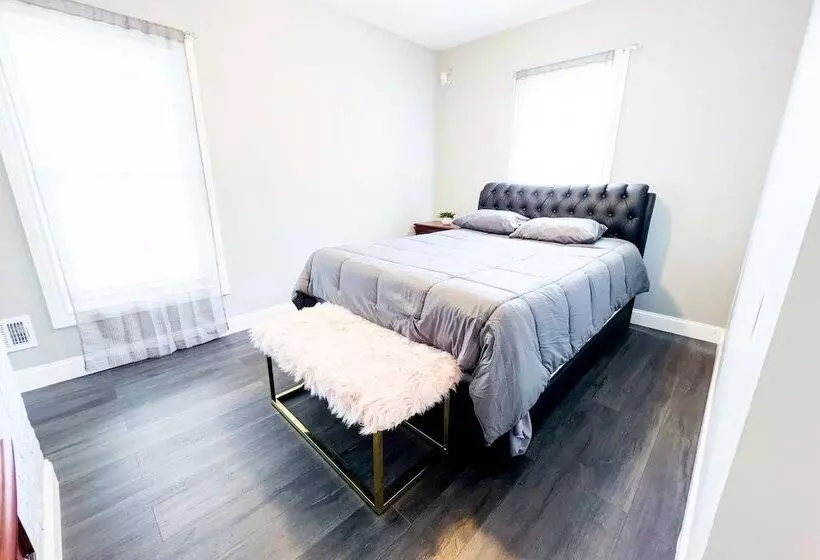Group Friendly 6br Near Aquarium & Niagara Falls