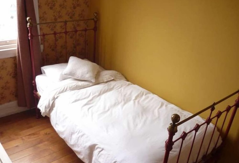 مسافرخانه Artilleria 199