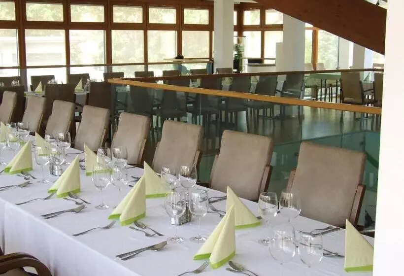 Gizella Hotel And Restaurant