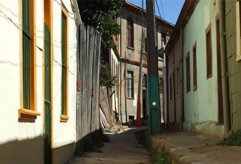 مسافرخانه Artilleria 199