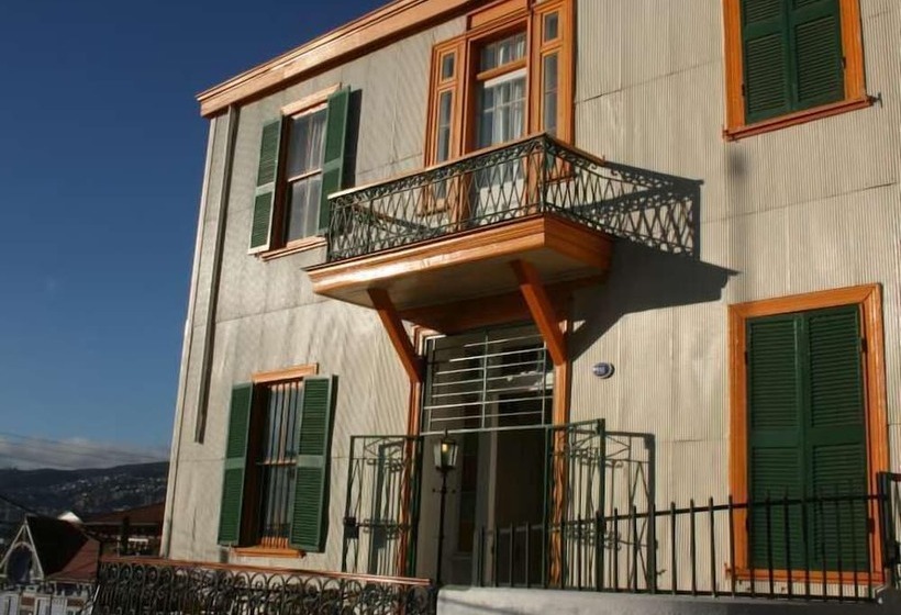 مسافرخانه Artilleria 199