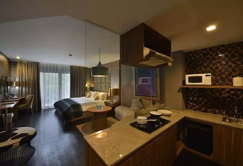 ホテル Amaroossa Suite Bali